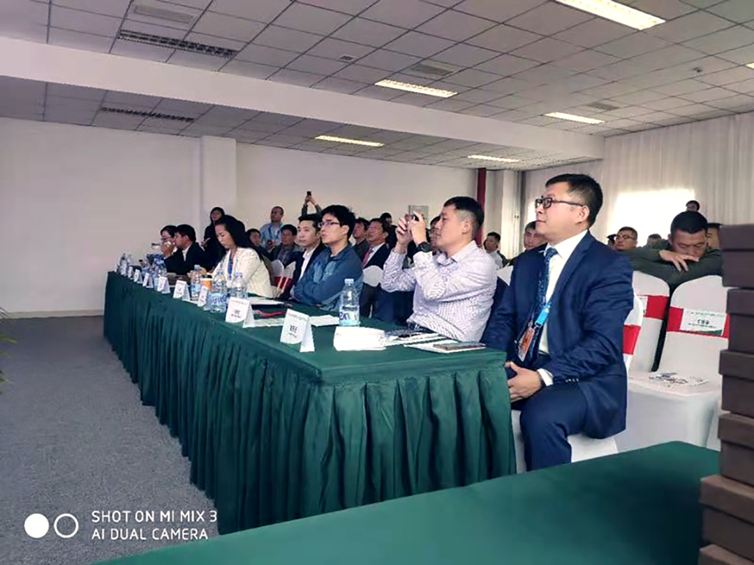 天津直博會(huì)—大連義邦攜意大利Giannuzzi輕量化內(nèi)飾新材料參展并出席技術(shù)交流論壇